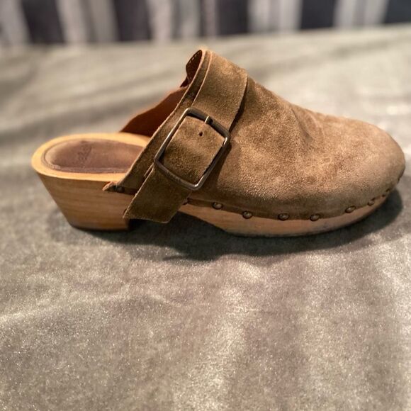 #510 BA&SH Suede Clogs - Picture 3 of 8